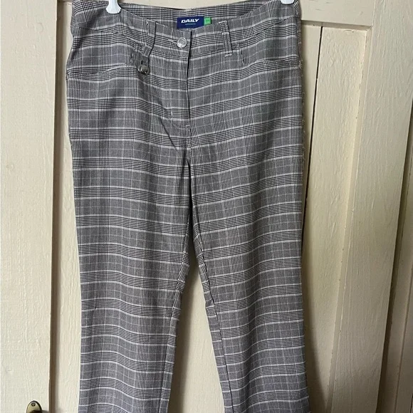 Daily Sports Brown and White Checkered golf pants. New without tags - Picture 2 of 5